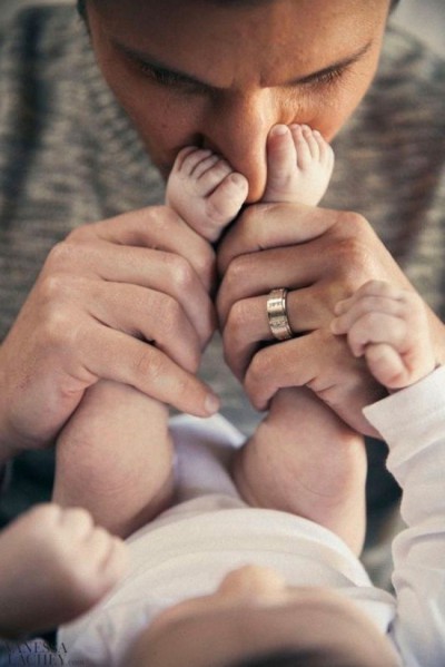 Папы и их новорожденные дети – первая встреча
