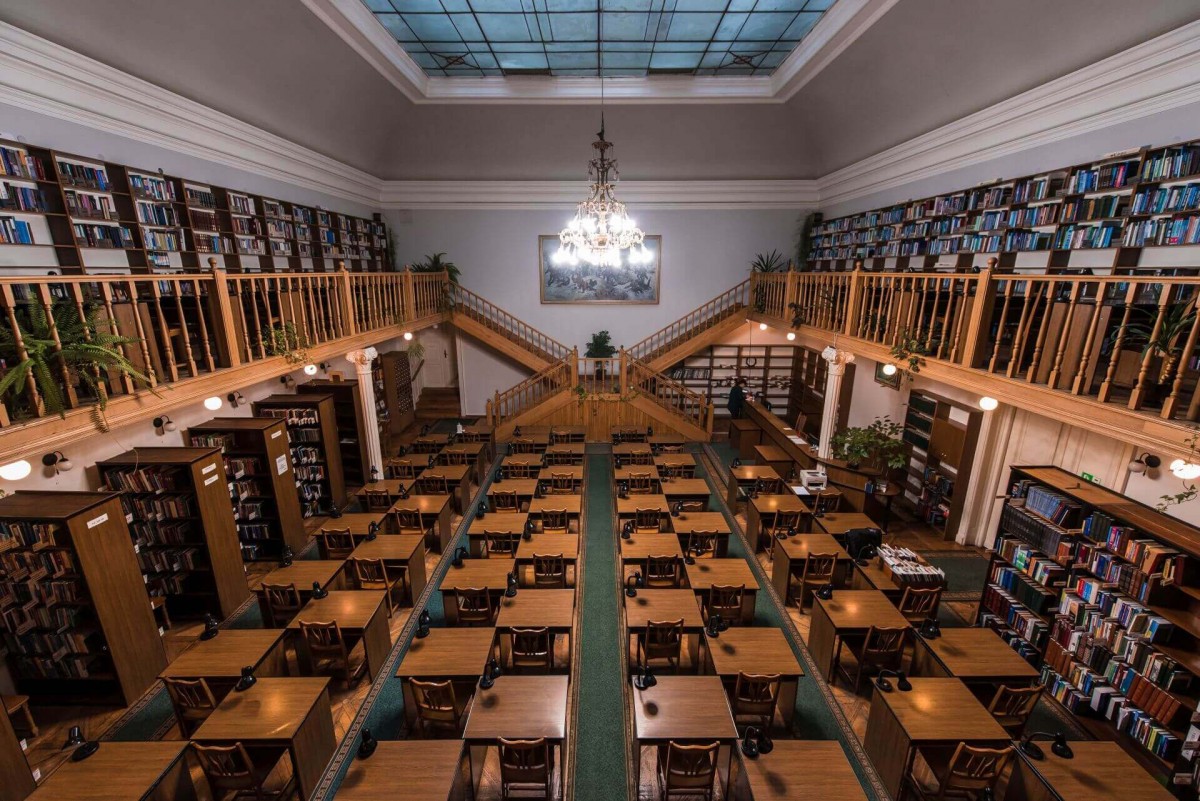 Найкрасивіші бібліотеки у різних куточках України