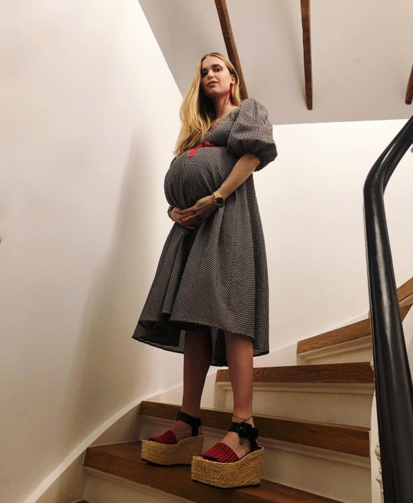 Перниль Тейсбек - самая стильная беременная модница